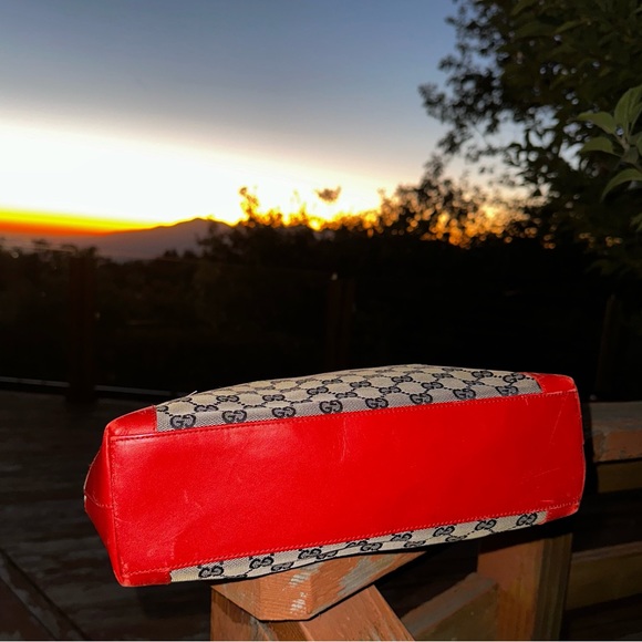 Gucci: Jacquard Monogram GG Red Leather Trimmed Tote Bag - Picture 8 of 17